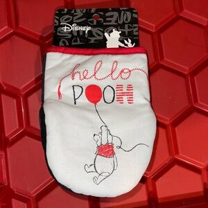 Winnie the Pooh oven mitt sets